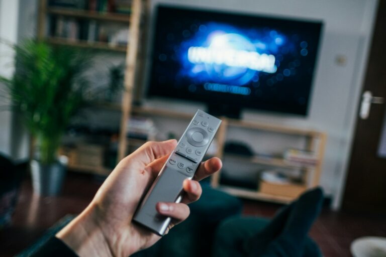 Netflix Q3 results – television on a bookshelf in a living room