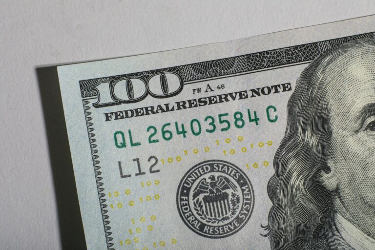SpaceX $40 billion debt deal – US dollar banknote