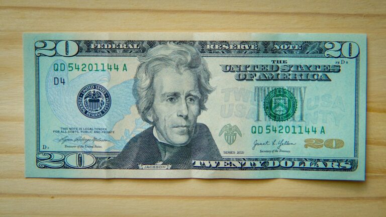 American Express Q3 results – US dollar bill